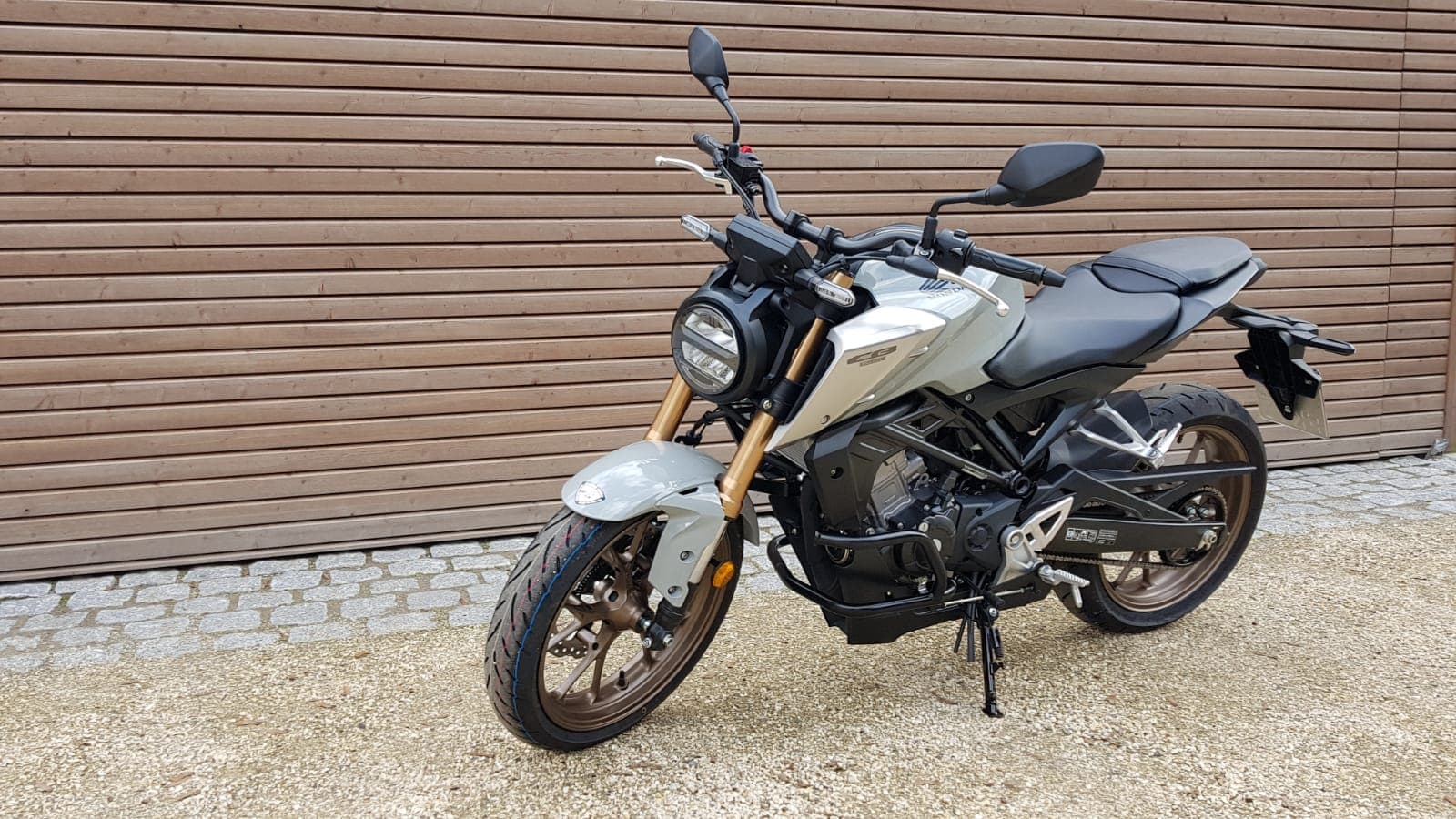 CB125R